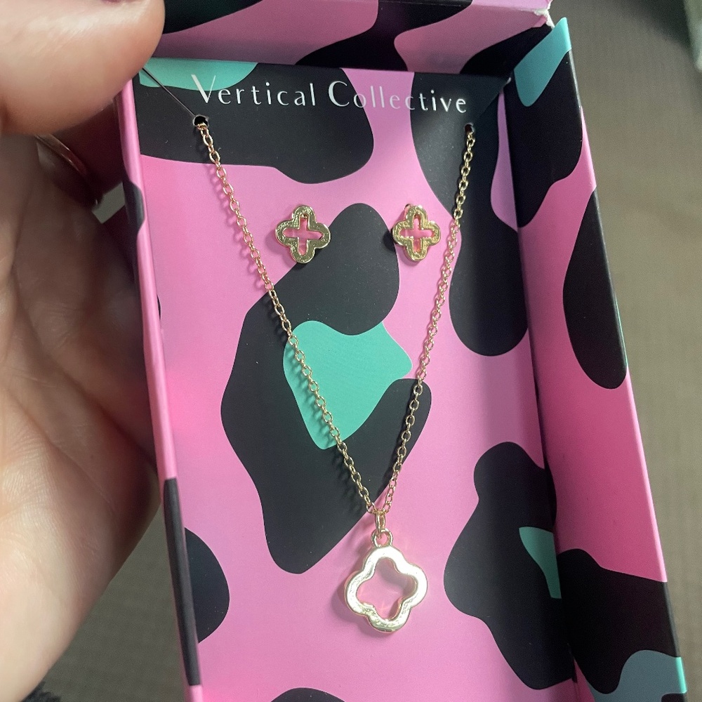 Callin Clover Gold-Plated Necklace & Earrings Set - Vertical Collective - Picture 5 of 8